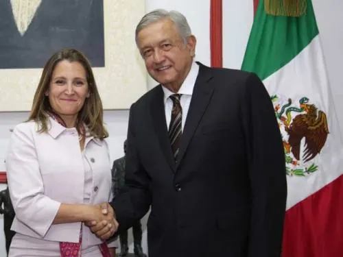 Se reúnen López Obrador y ministra de Canadá