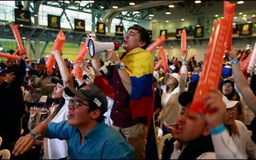 Colombia va a segunda vuelta para elegir presidente