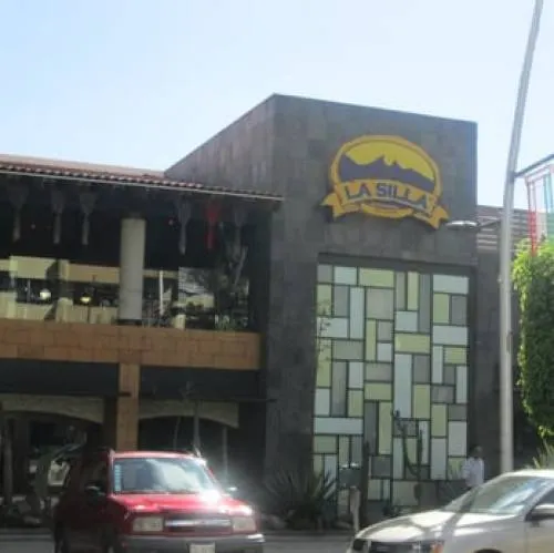 Franquicias acusa abuso de poder y tráfico de influencias para clausurar restaurantes