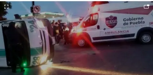 Volcadura de ruta 28 en el Bulevar 5 de Mayo deja varios heridos