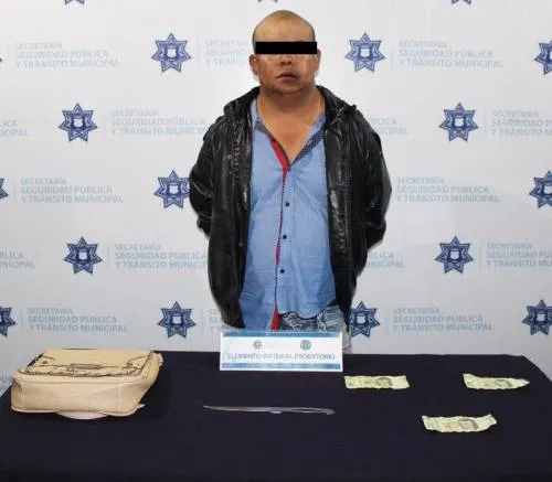 Policía municipal detiene a persona por robo a transeúnte