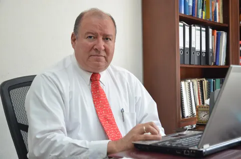 Decano de Ingeniería de la UDLAP participa en congreso internacional