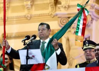 Armenta incluye a madres buscadoras en el Grito de Independencia en Puebla