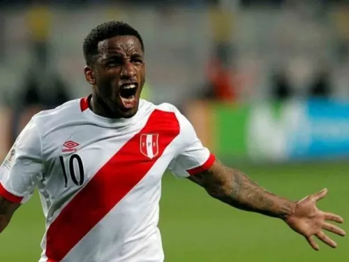 ‘Foquita’ Farfán da positivo por Covid-19