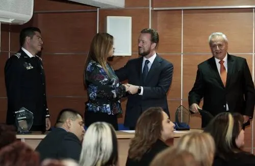 Luis Banck y vecinos de La Paz verifican el cumplimiento de acciones del Comité 4×4