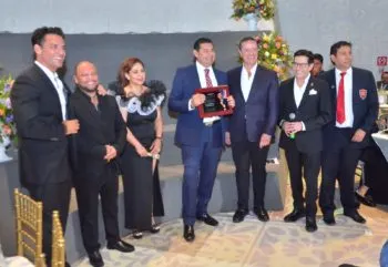 Recibe Alejandro Armenta distinción binacional de líderes migrantes