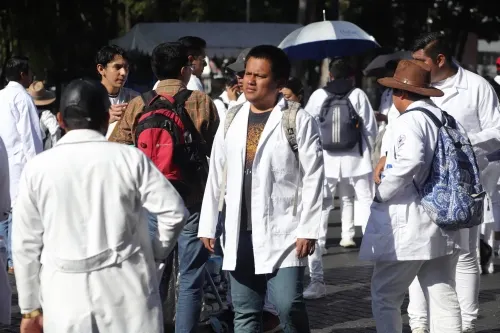 Mezquinos y vulgares quienes buscan colgarse del movimiento estudiantil: Rivera Vivanco