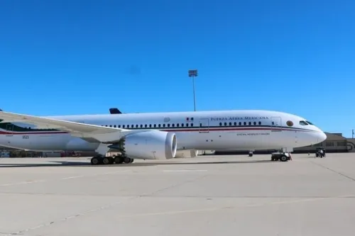 Sacan a pasear al avión presidencial, sobrevuela ciudades de EU
