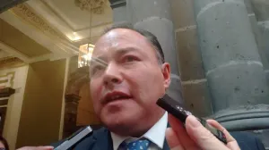 Contraloría investiga a elemento que se desnudaba en la corporación