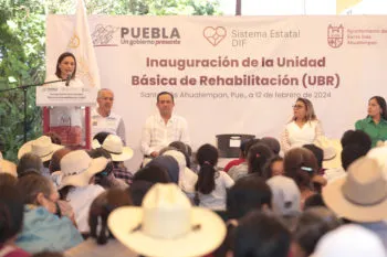 Entrega Gaby Bonilla equipamiento para Unidad Básica de Rehabilitación en la Mixteca