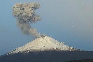 Se registran explosiones en el Popocatépetl