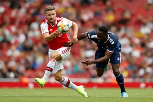 Arsenal contrata a delantero Nicolas Pepe en acuerdo récord para el club