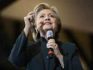 Nuevo anuncio de Clinton golpea duro a Trump
