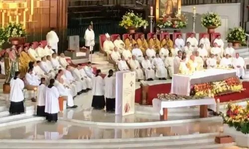 Hay que pedirle a la Virgen para que la paz y seguridad regresen al estado: Arzobispo