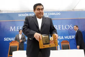 Miguel Barbosa no se descarta para la gubernatura