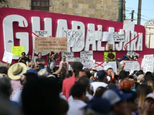 Impulsan amparo colectivo contra gasolinazo