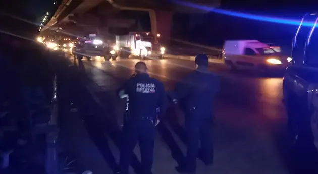 Muere hombre arrollado en la autopista