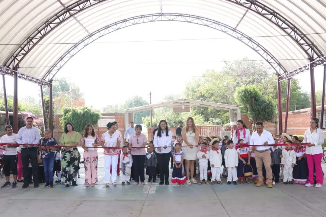 Techado en escuela de Atlixco