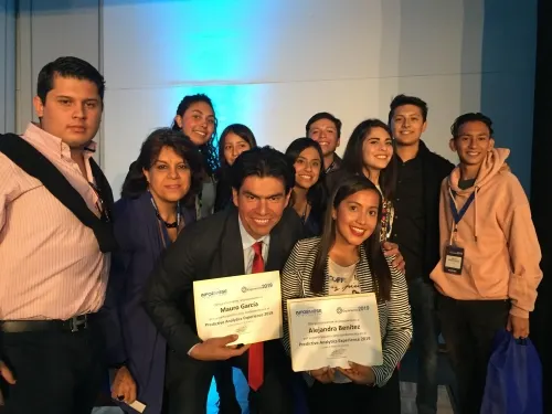 Académico y estudiante representan a Upaep en el Predictive Analytics Experience 2019