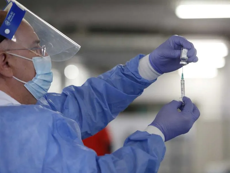 Analizan primer caso sospechoso de Ómicron en México