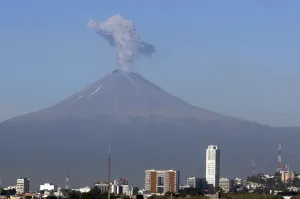 Continúa actividad del Popocatépetl