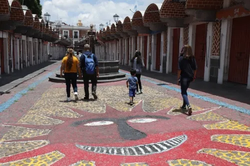 Locatarios de El Parián acatan cierre de sus negocios