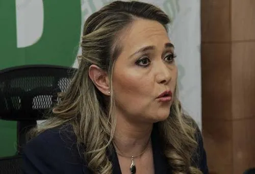 Claudia Barbosa, la consejera electoral que ¿”así como dice una cosa, dice la otra”?