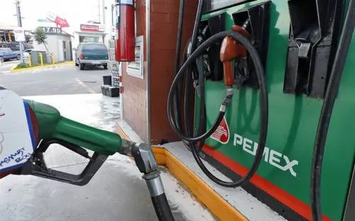 El 2018 llega con un incremento al precio de los combustibles
