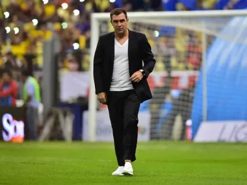 Pablo Guede queda fuera de Monarcas Morelia