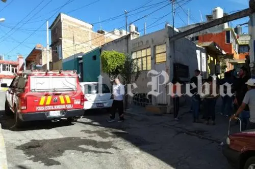 Rescatan a dos menores de un incendio en Ignacio Zaragoza