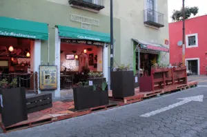 Inaugura ayuntamiento y Colegio de Arquitectos el concepto parklets