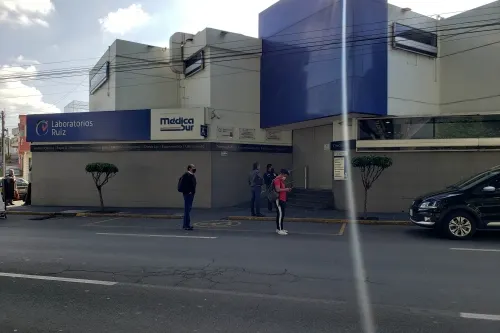Previo a embargo, Laboratorios Ruiz hizo cambio de apoderados para temas de cobranza