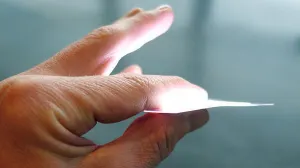 Desarrollan papel que puede convertir luz
