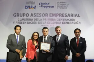 Alcalde refrenda impulso a jóvenes emprendedores
