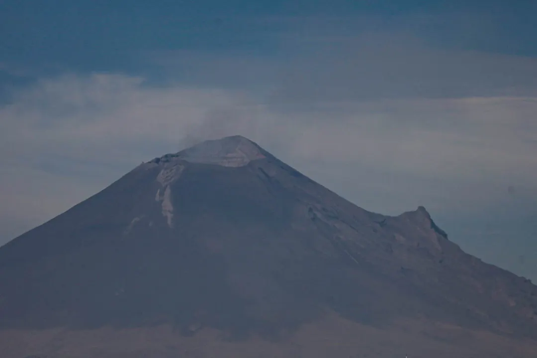 Más de 8 minutos de tremor armónico y 139 exhalaciones emitió el volcán Popocatépetl