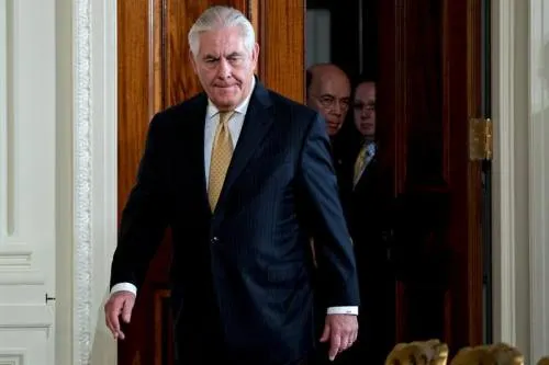 Trump anuncia que Rex Tillerson deja el Departamento de Estado de EU