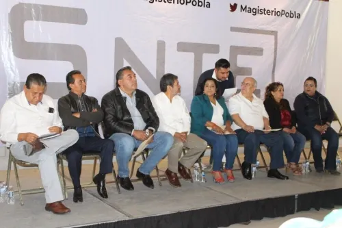 Ochoa Guzmán encabeza reunión magisterial por la democracia sindical Maestros poblanos
