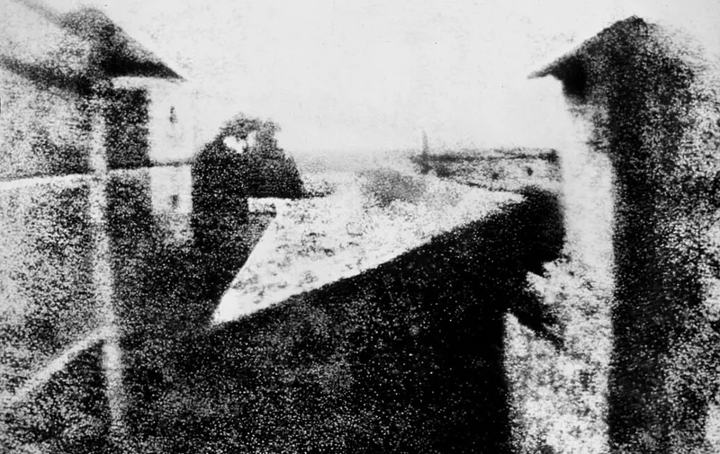 vue-de-la-fenetre-du-domaine-du-gras-joseph-nicephore-niepce