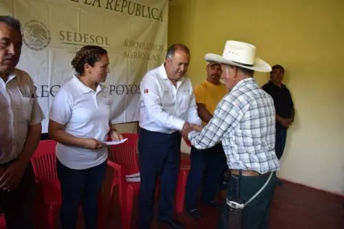 Entrega SEDESOL Puebla, acciones para el Desarrollo de la Población Jornalera Agrícola, en Cuautempa