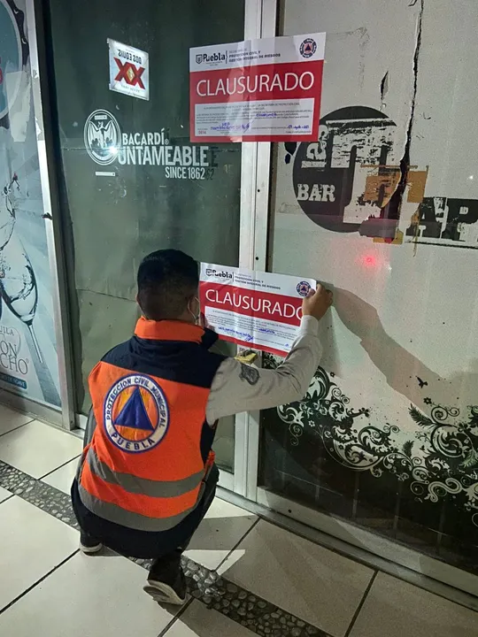 Por no respetar decreto estatal, clausuran seis establecimientos en Puebla