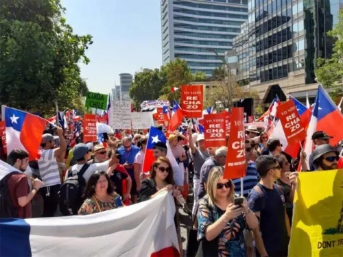 Protestas en Chile a favor y en contra de nueva Constitución