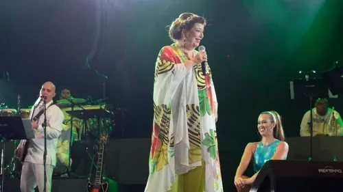 AMLO exalta a Margarita ‘La Diosa de la Cumbia’ y asegura que artistas no cobraron por show