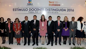 SEP y SNTE reconocen a docentes distinguidas de Puebla