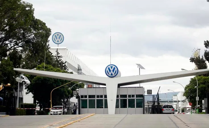 VIDEO Falso que la VW utilice bombas antigranizo para evitar que llueva y se dañen los vehículos: Barbosa
