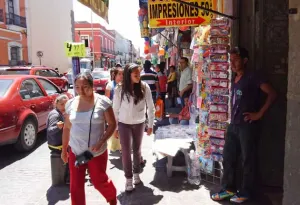 Habitantes del centro se quejan de presencia de ambulantes
