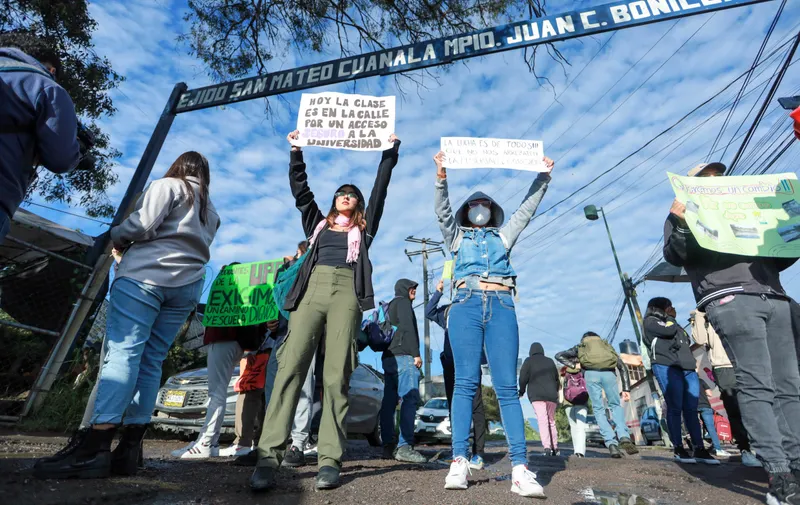 Estudiantes de la UPP bloquean acceso a Cuanalá y exigen vialidades dignas