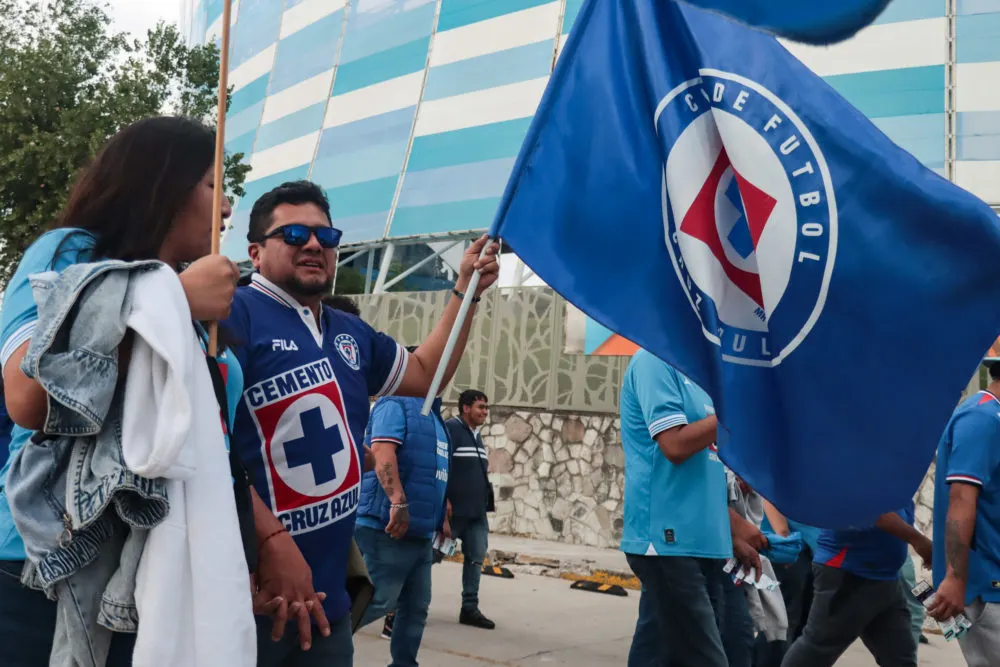 Saldo blanco en partidos de Cruz Azul y Puebla; autoridades dialogarán con comerciantes