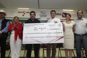 Entrega Sedesol 3.5 mdp en beneficio de familias de jornaleros