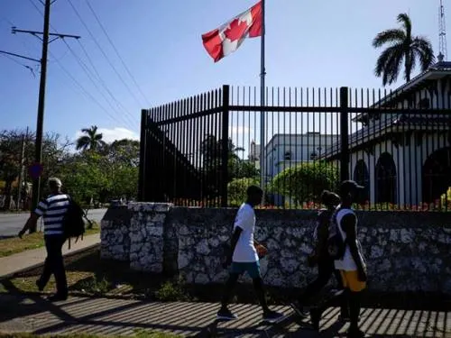 Canadá retirará a familias de diplomáticos en Cuba