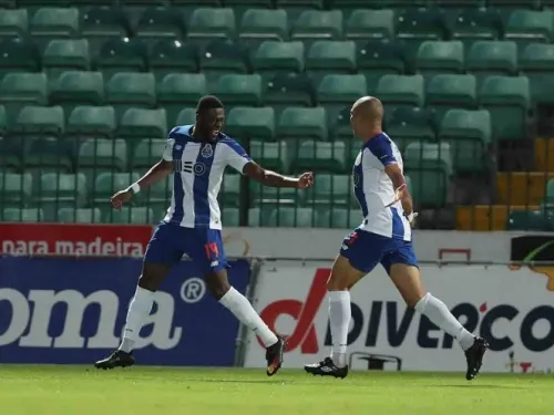 Porto y ‘Tecatito’ Corona acarician el título de liga